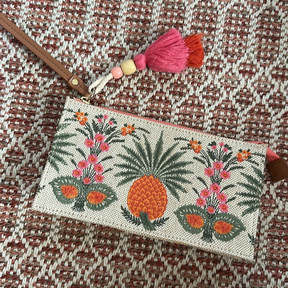Spartina 449 East West Wristlet Alljoy Landing Pineapple